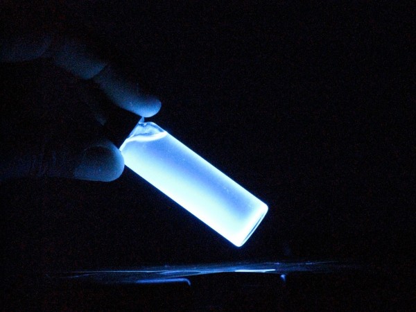 Naturally fluorescing polymer nanoparticles can be used to detect a key marker of cystic fibrosis. Credit: Yang Lab/Penn State