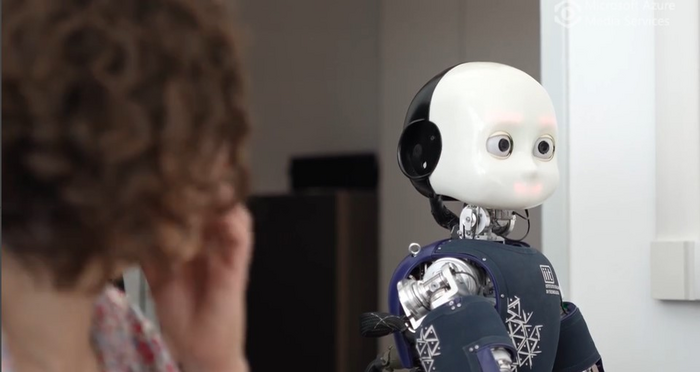 Human-like features in robot behavior