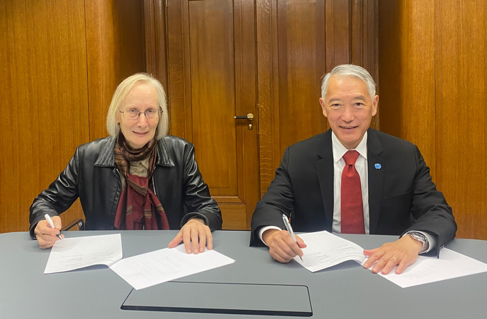 IVI LSHTM MOU Signing