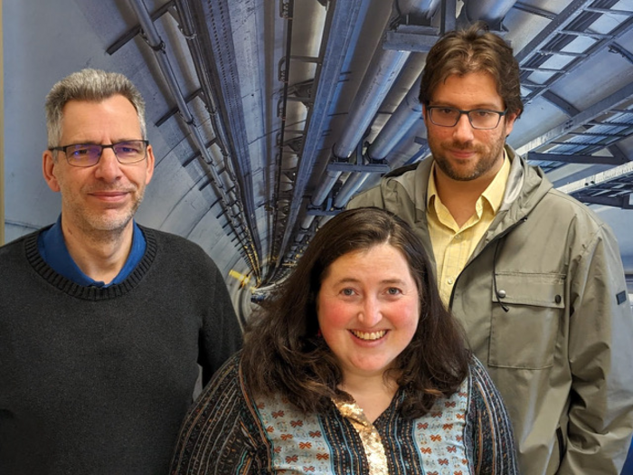 (l-r) Stephane Willocq, Verena Martinez Outschoorn and Rafael Coelho Lopes de Sa.