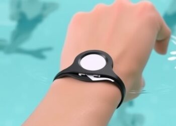 Assessing a Wireless Pressure Sensor for Swimming Insights