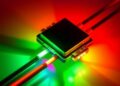 Polarization-Gate Phototransistor Reveals UV Light Energy
