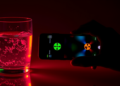 Color-shifting fluorescent sensor spots uranium in water using just a smartphone