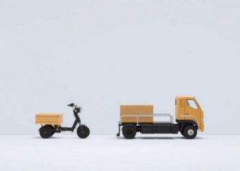 Hybrid AI Model Predicts Cross-Border Delivery Delays With Unusual Honesty