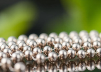 Magnetic Polymer Beads Wrapped in Palladium Could Make Biofuel Refining Cheaper