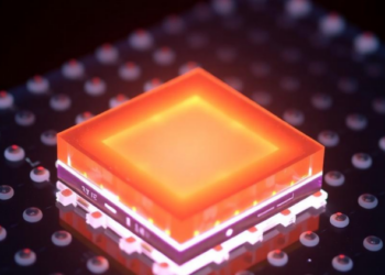 Simple Polymer Trick Boosts Silicon-Perovskite Photodetector Performance 170-Fold