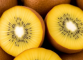 Why Bagged Kiwifruit Stay Pale: New Study Maps the Genes Behind Skin Color