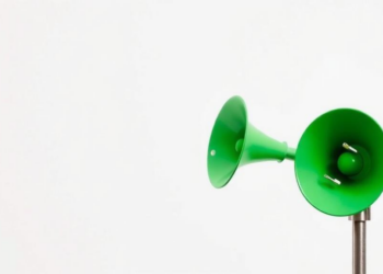 Green's Functions Slash Simulation Time for Horn Antennas Near Reflectors