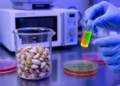 Pistachio shells turned into glowing carbon dots with antioxidant and antibacterial power in five minutes