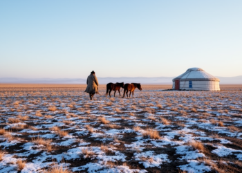 Snow Drought Intensifies Across the Mongolian Plateau, Driven by Warming and ENSO
