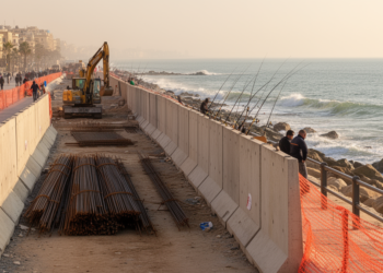 Construction on Alexandria's Corniche cuts public access and waterfront life