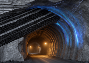 Simulations reveal how dipping coal seams and pore pressure swings shape roadway damage