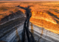 Deep Fractures and a Hidden Dyke Reveal Hydrothermal Fluid Highways in the Bushveld Complex
