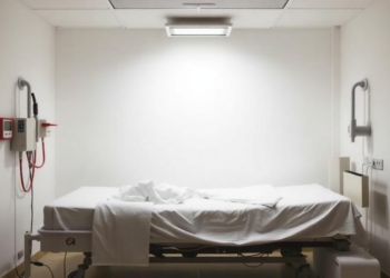 Five Years of HIV Hospital Admissions Reveal Late Diagnosis and a Stark Mortality Signal