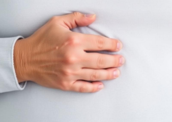 Weak Grip and Excess Fat Together May Signal Early Cognitive Decline in Older Adults